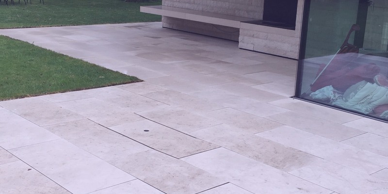 El mármol de Valencia que da vida a interiores llenos de carácter